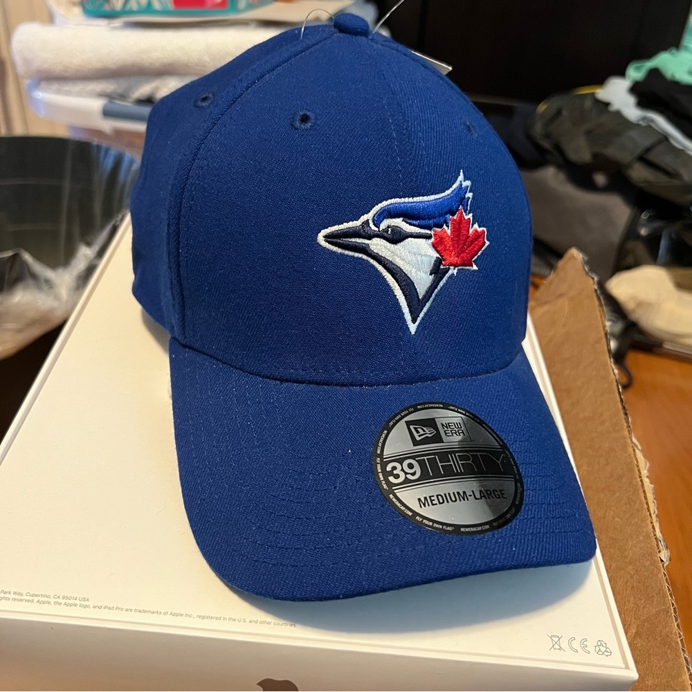 Men’s New Era Team Classic 39THIRTY Stretch Fit Toronto Blue Jays Cap Hat M/L